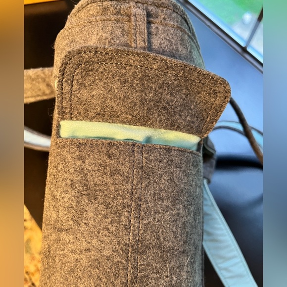 OGIO Hamptons Tote in light grey felt - Picture 6 of 14